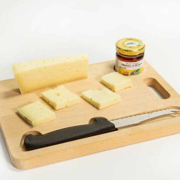 Tagliere formaggio Asiago Tagliere formaggio Asiago
